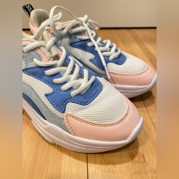 Guess Factory Nadean Dad Sneaker/Tennis Shoe Light Pink and Blue Suede Size 6 - Picture 7 of 9